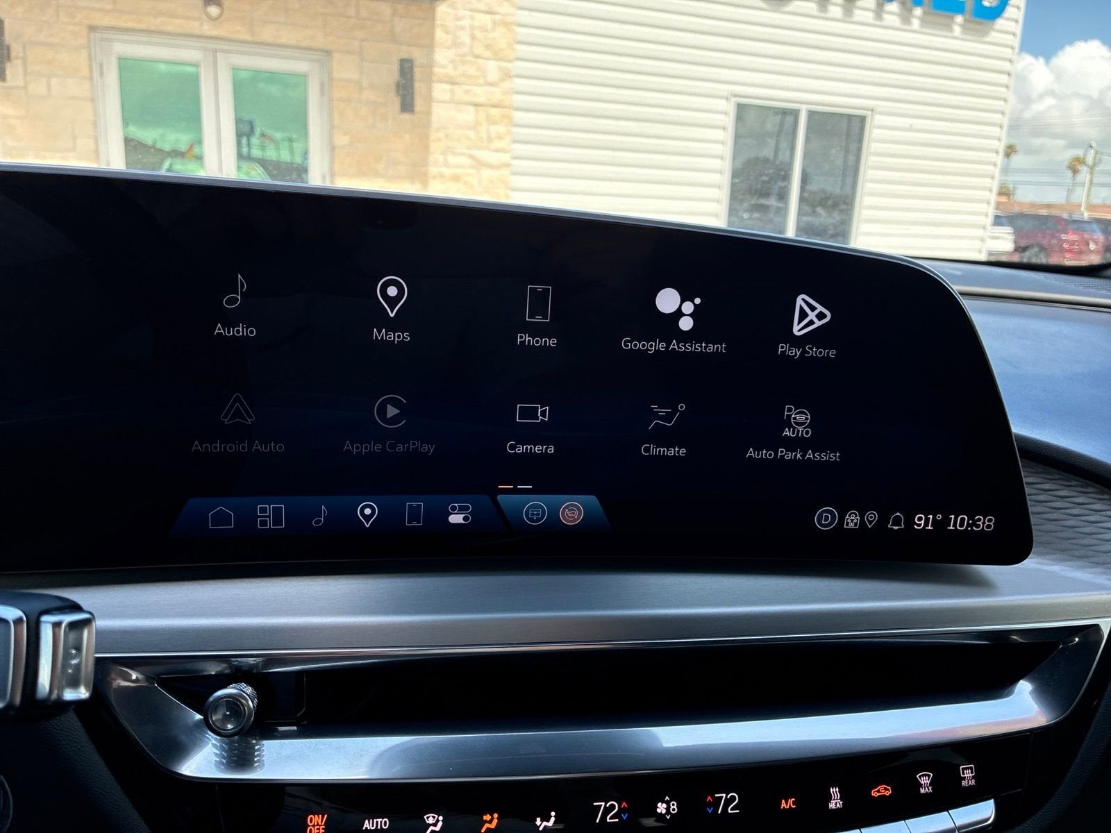 2024 Cadillac LYRIQ Luxury 1