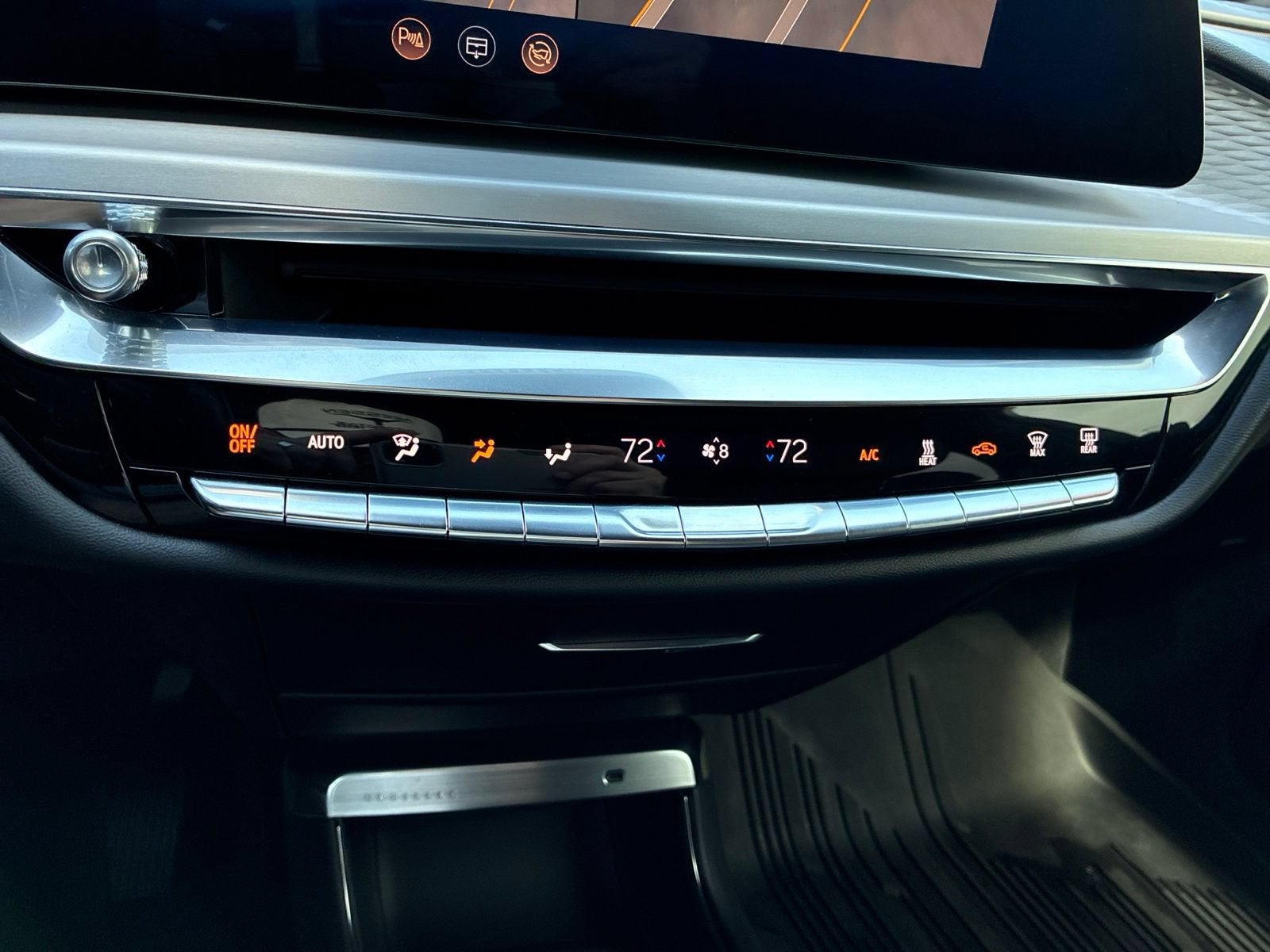 2024 Cadillac LYRIQ Luxury 1