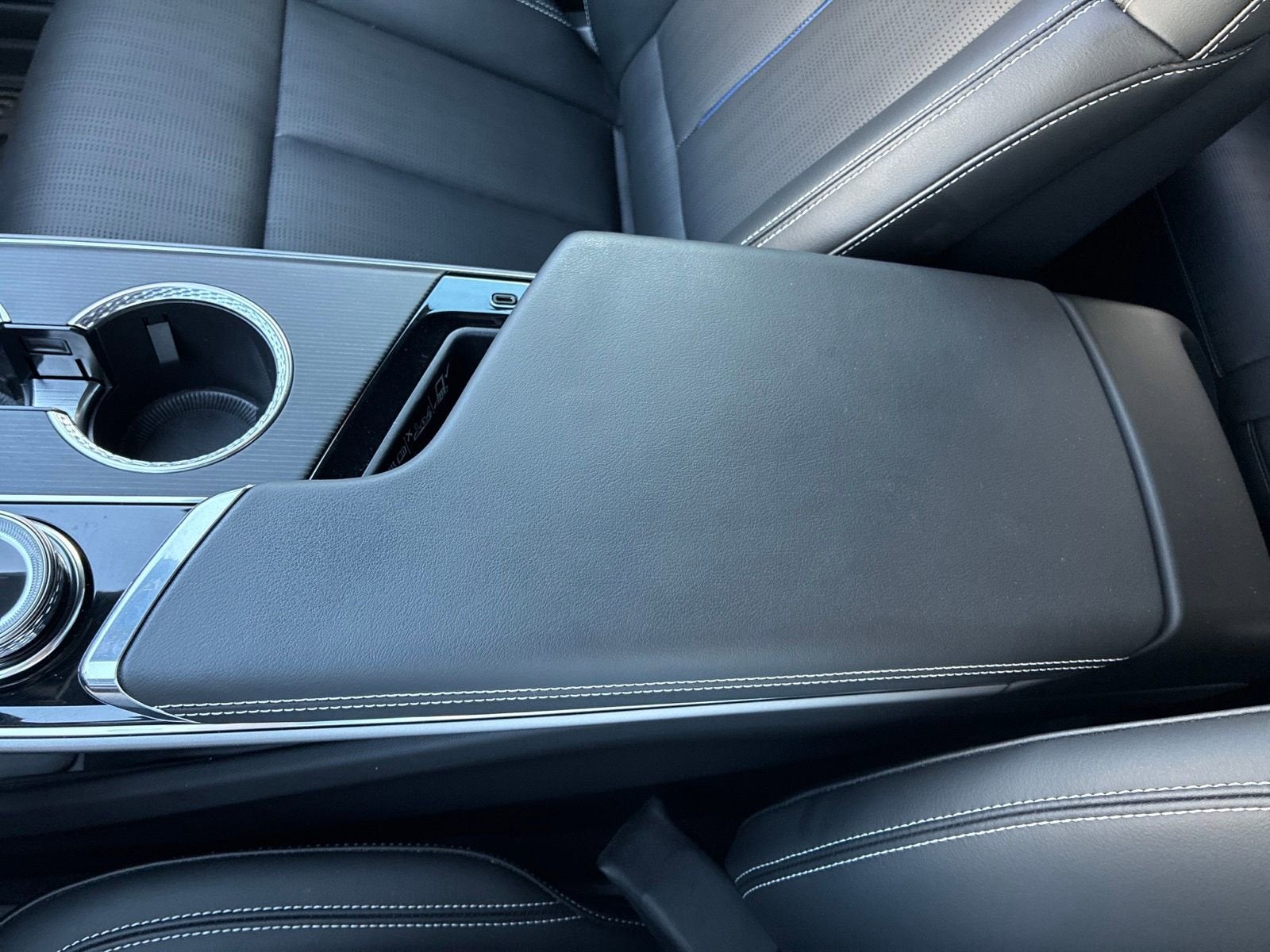 2024 Cadillac LYRIQ Luxury 1