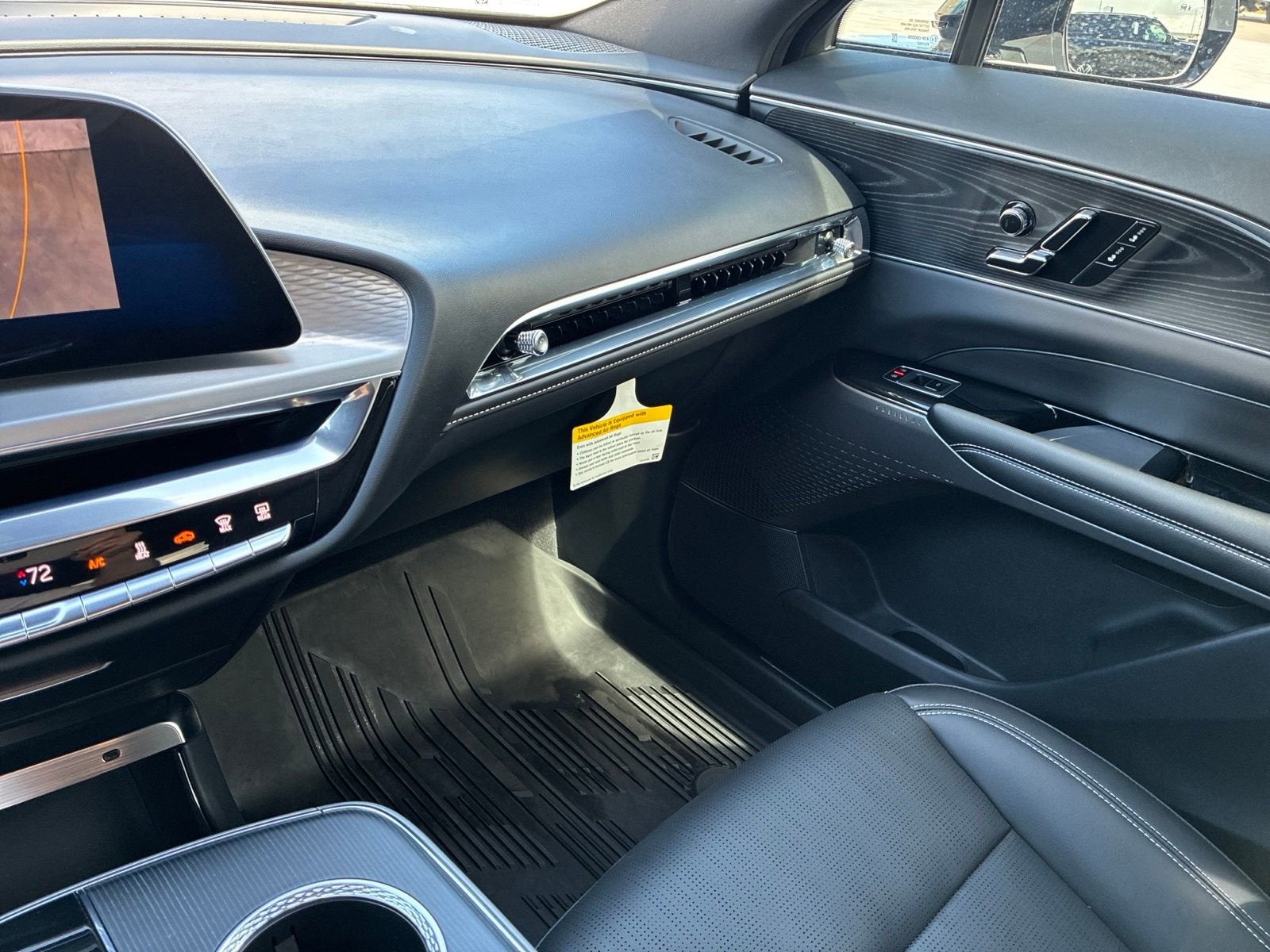 2024 Cadillac LYRIQ Luxury 1