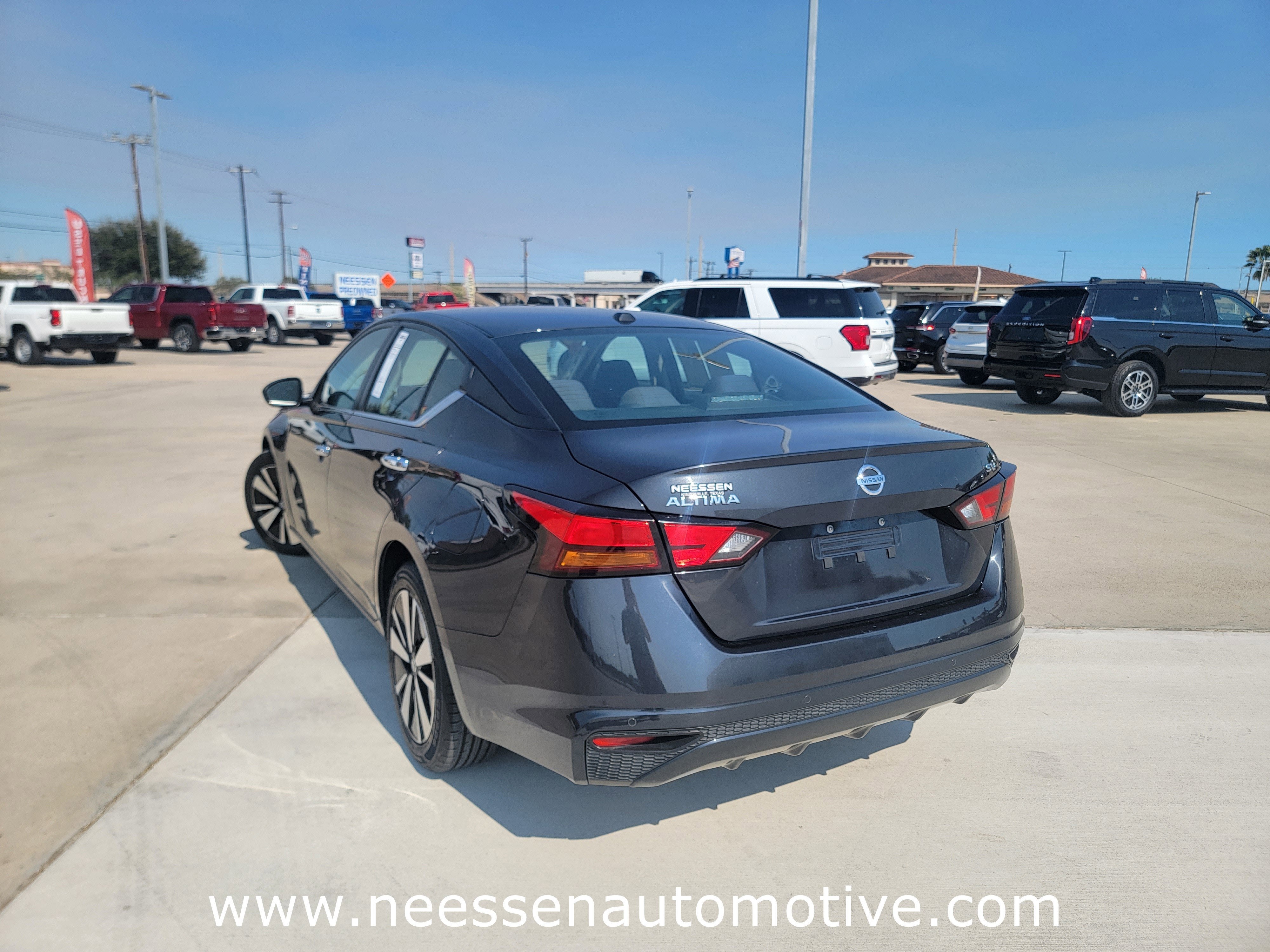 2022 Nissan Altima 2.5 SV