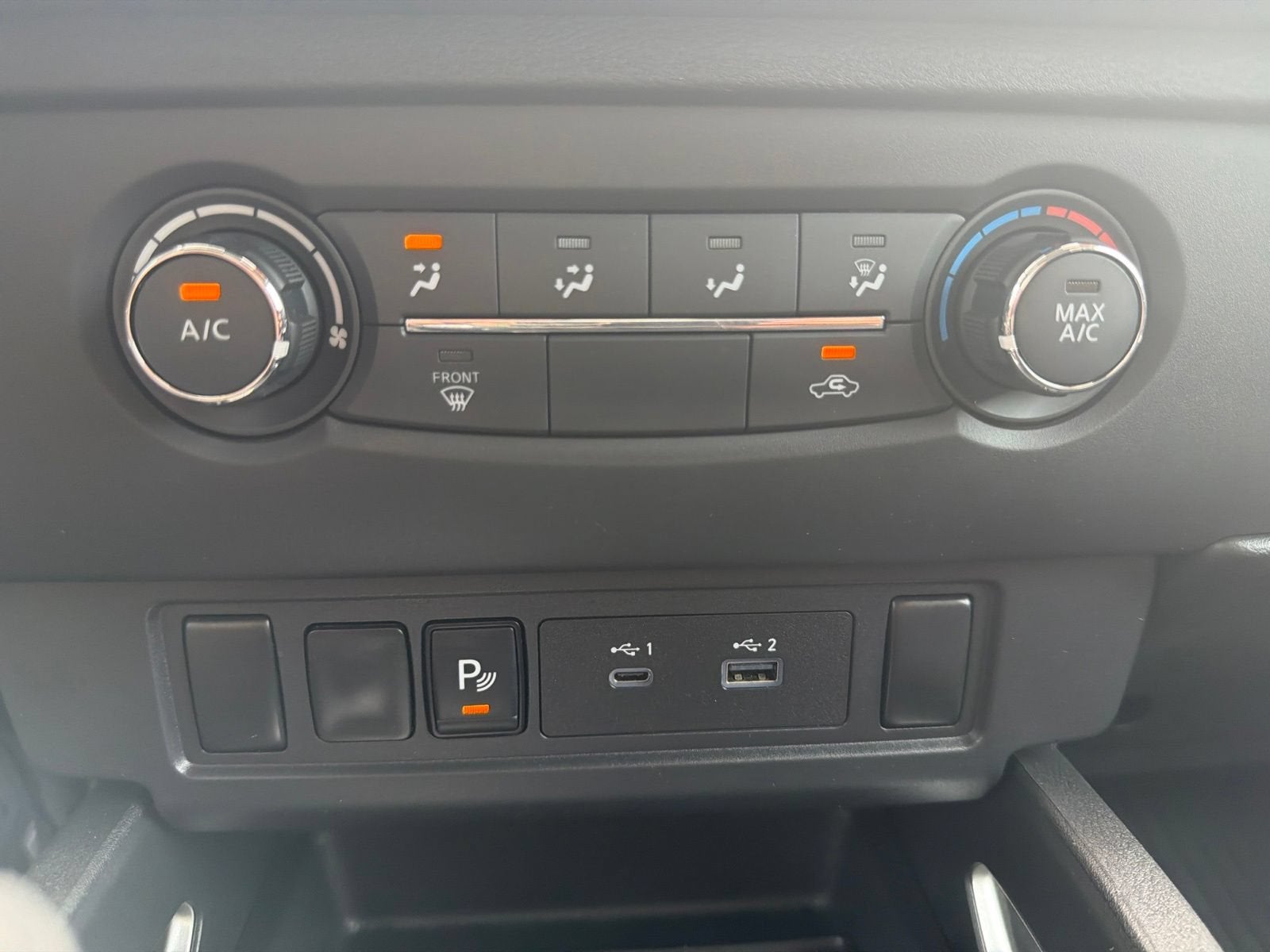 2025 Nissan Frontier SV