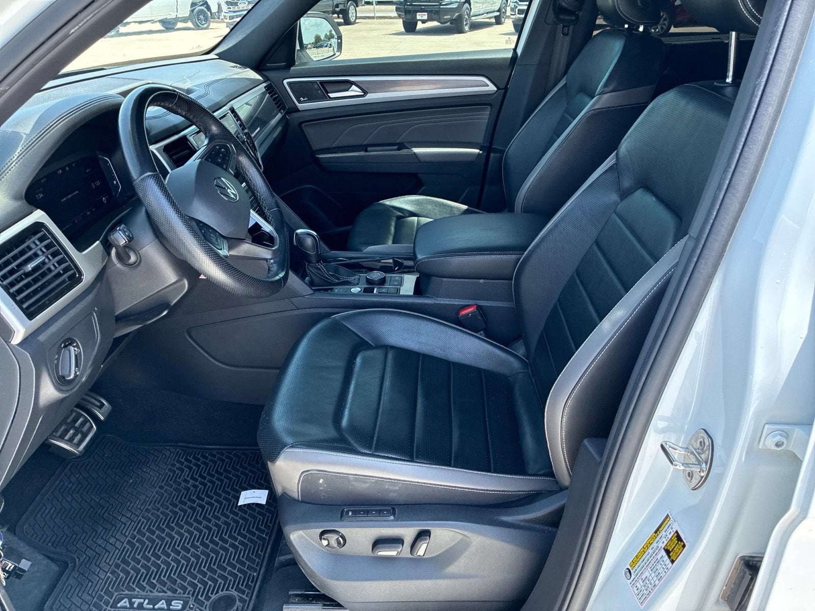 2023 Volkswagen Atlas Cross Sport 3.6L V6 SEL Premium R-Line