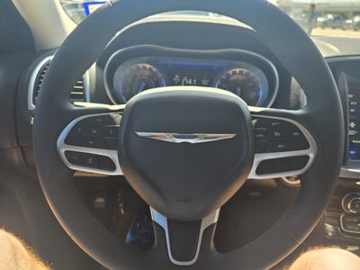 2022 Chrysler 300 Touring L