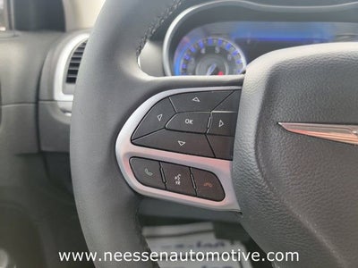 2022 Chrysler 300 Touring L