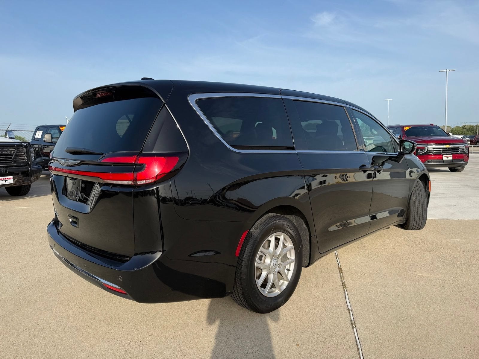 2026 Chrysler Pacifica Select