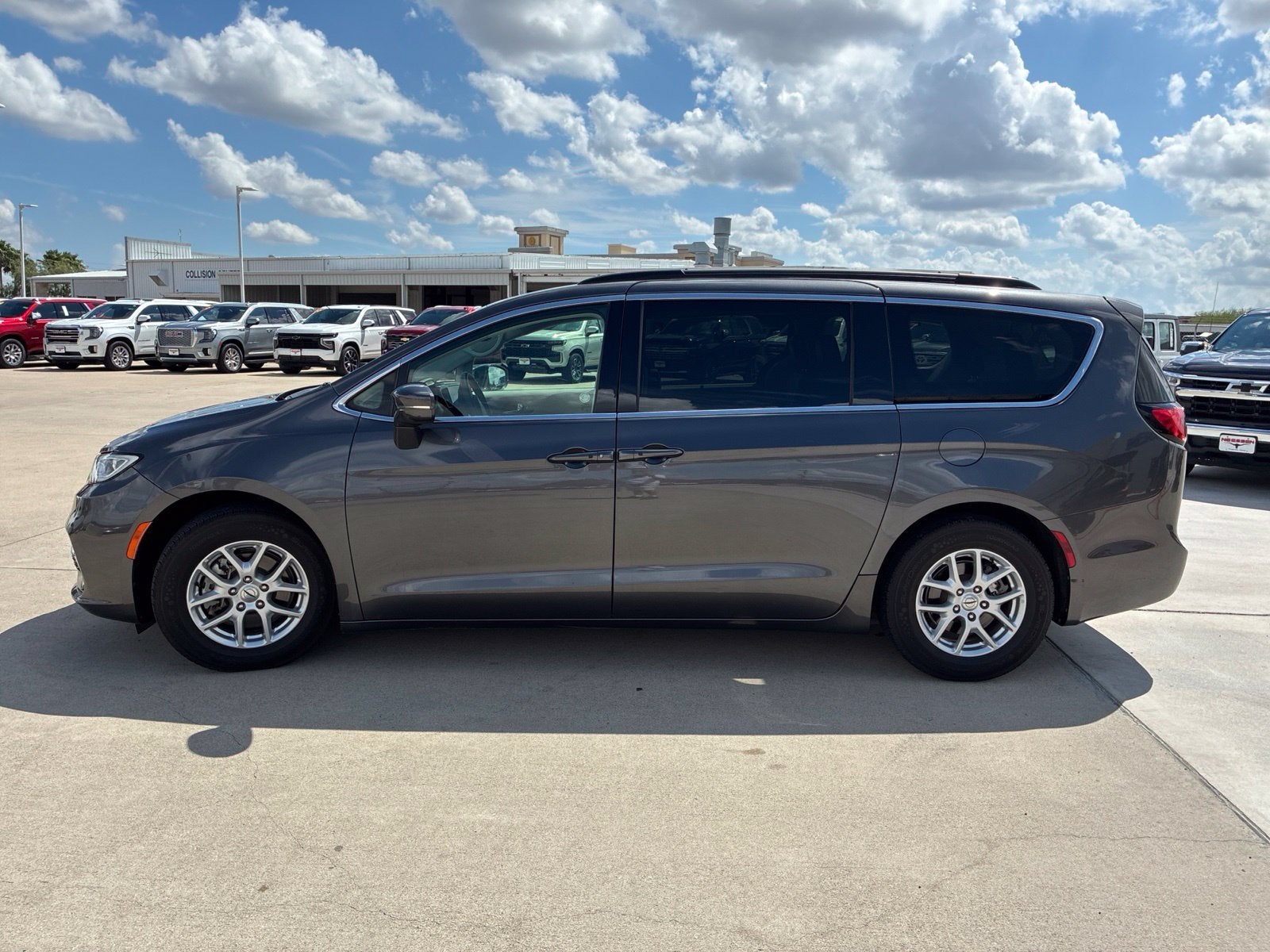 2022 Chrysler Pacifica Touring L