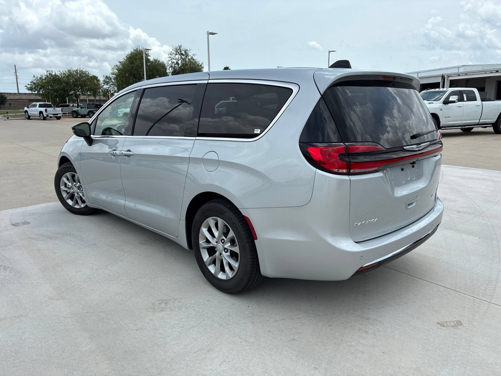 2026 Chrysler Pacifica Limited