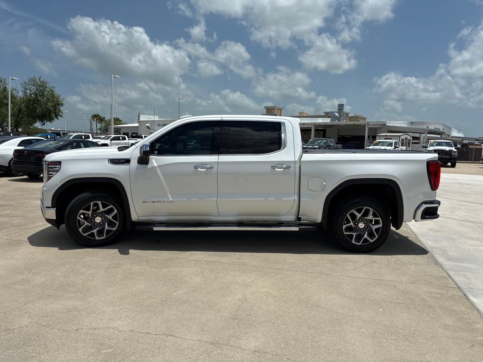 2022 GMC Sierra 1500 SLT