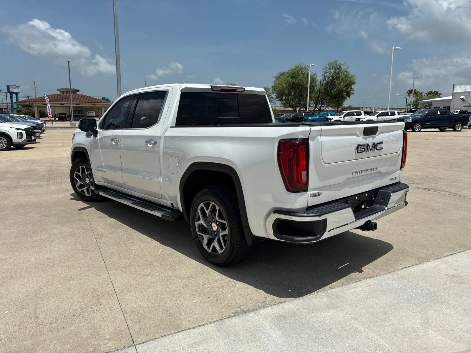 2022 GMC Sierra 1500 SLT