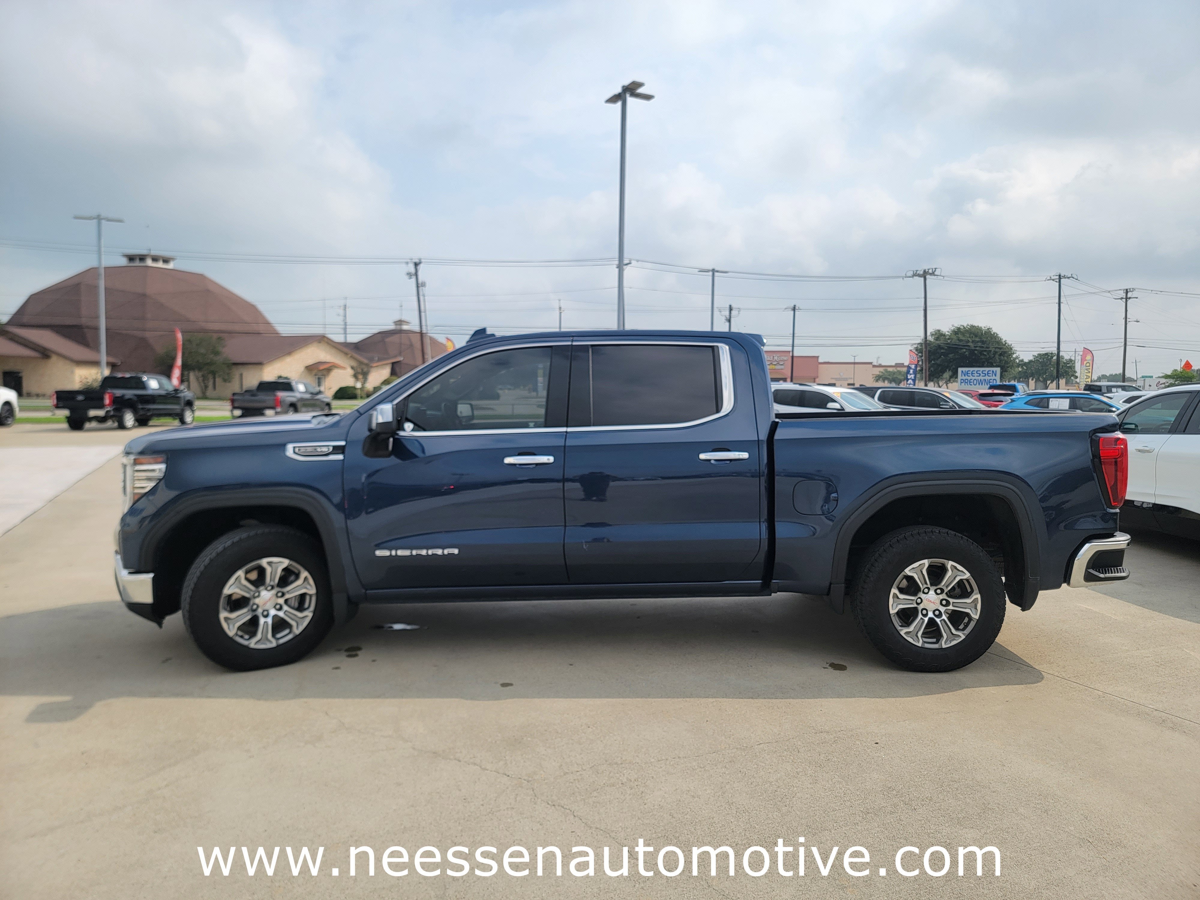 2022 GMC Sierra 1500 SLT