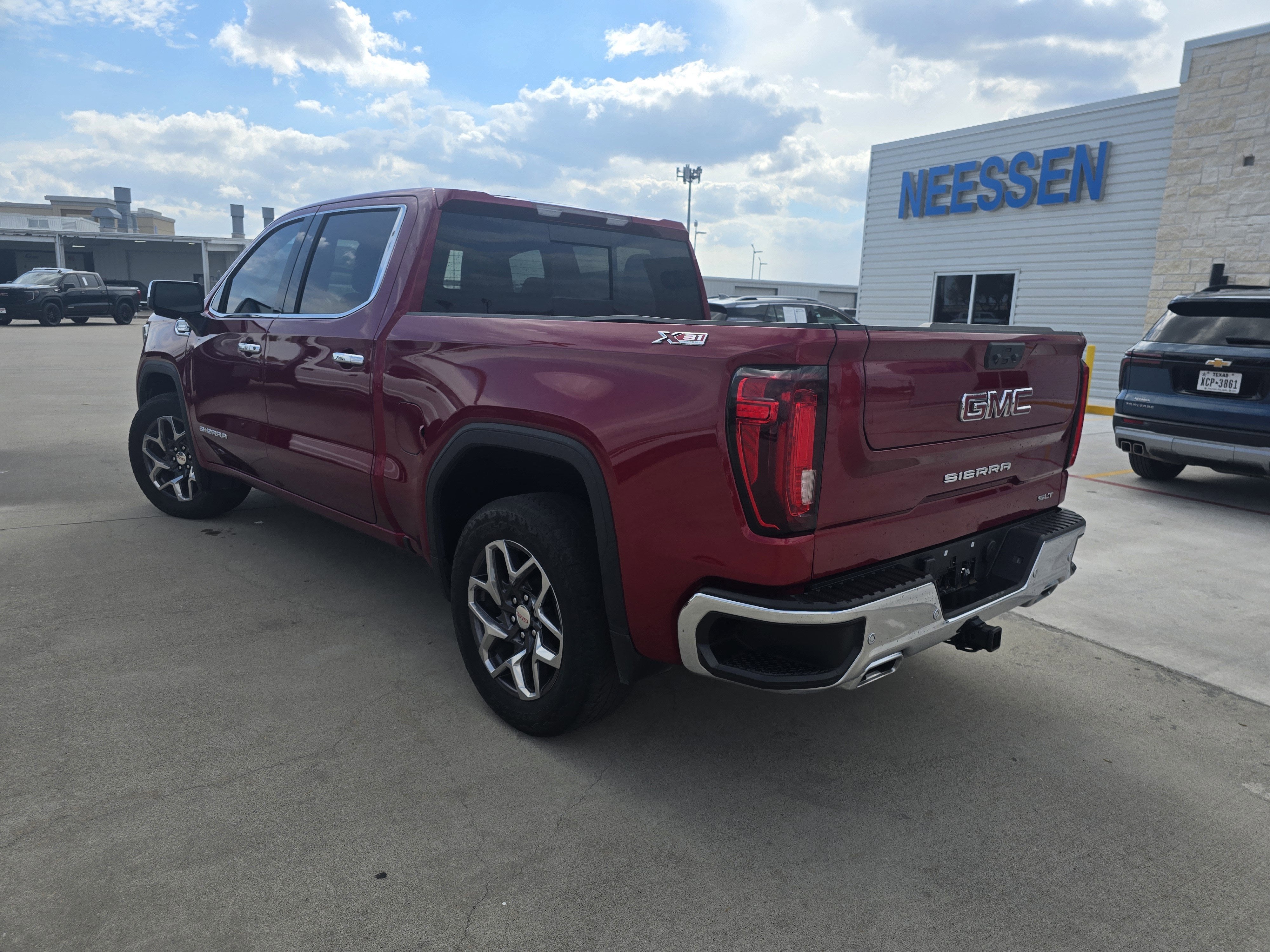 2024 GMC Sierra 1500 SLT