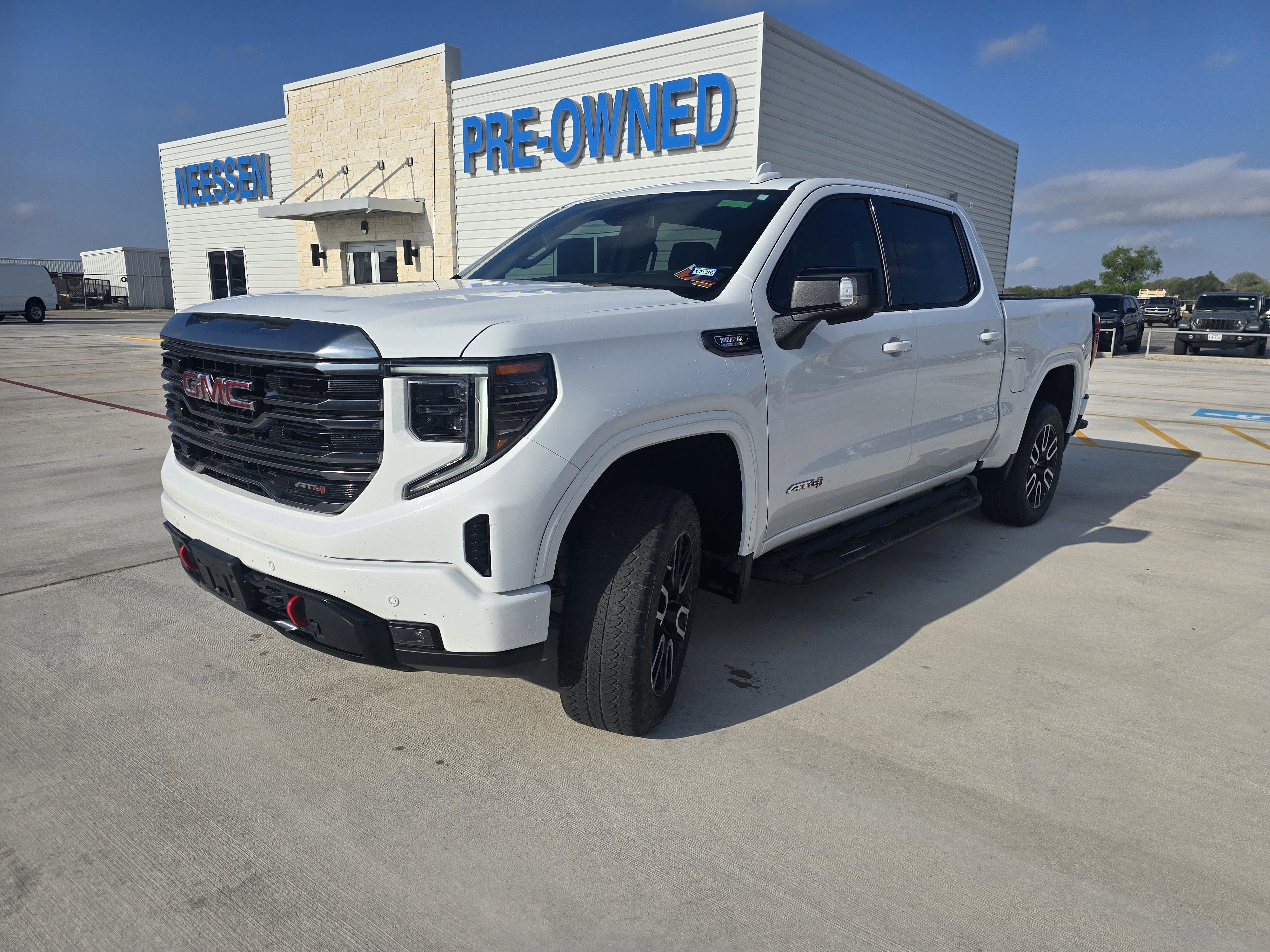2023 GMC Sierra 1500 AT4