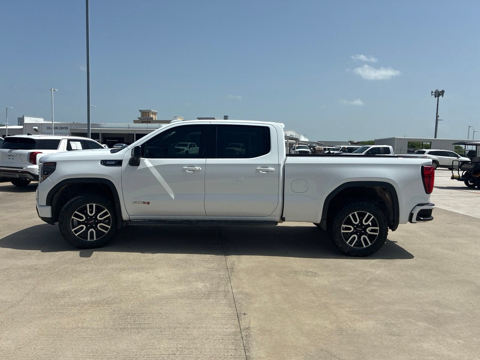 2024 GMC Sierra 1500 AT4