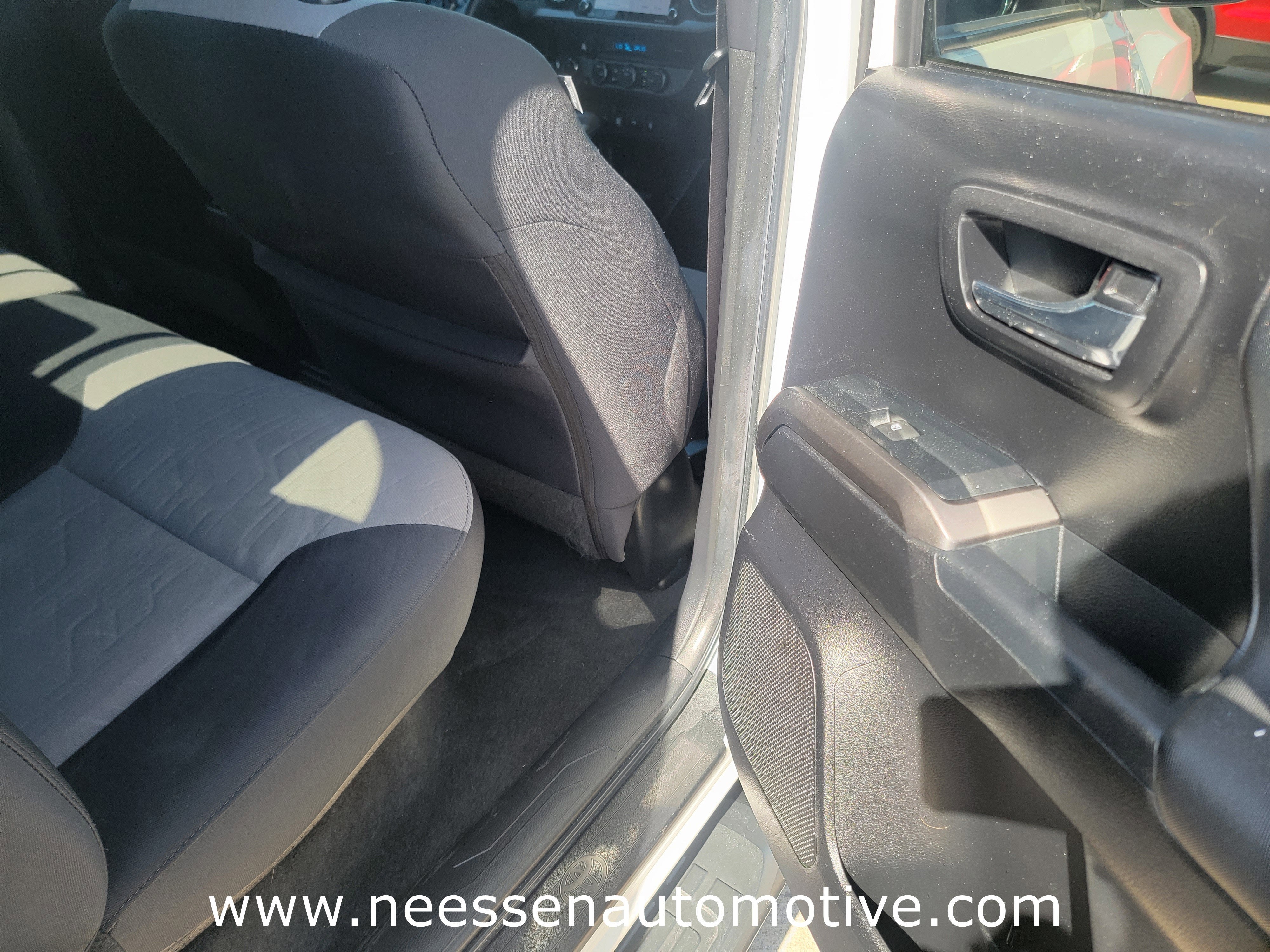 2022 Toyota Tacoma 4WD SR