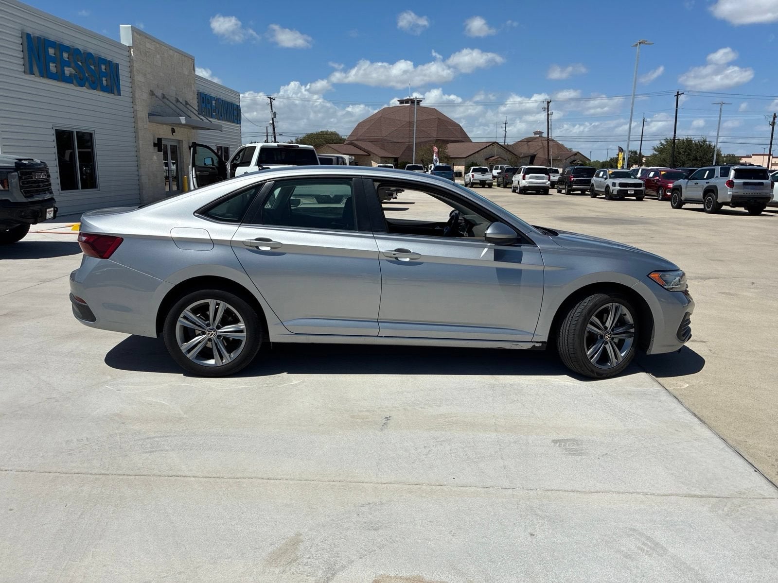 Used 2024 Volkswagen Jetta SE with VIN 3VWEM7BU4RM035876 for sale in Kingsville, TX