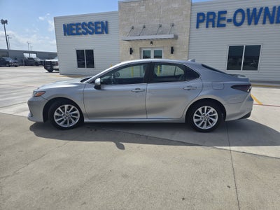 2022 Toyota Camry LE