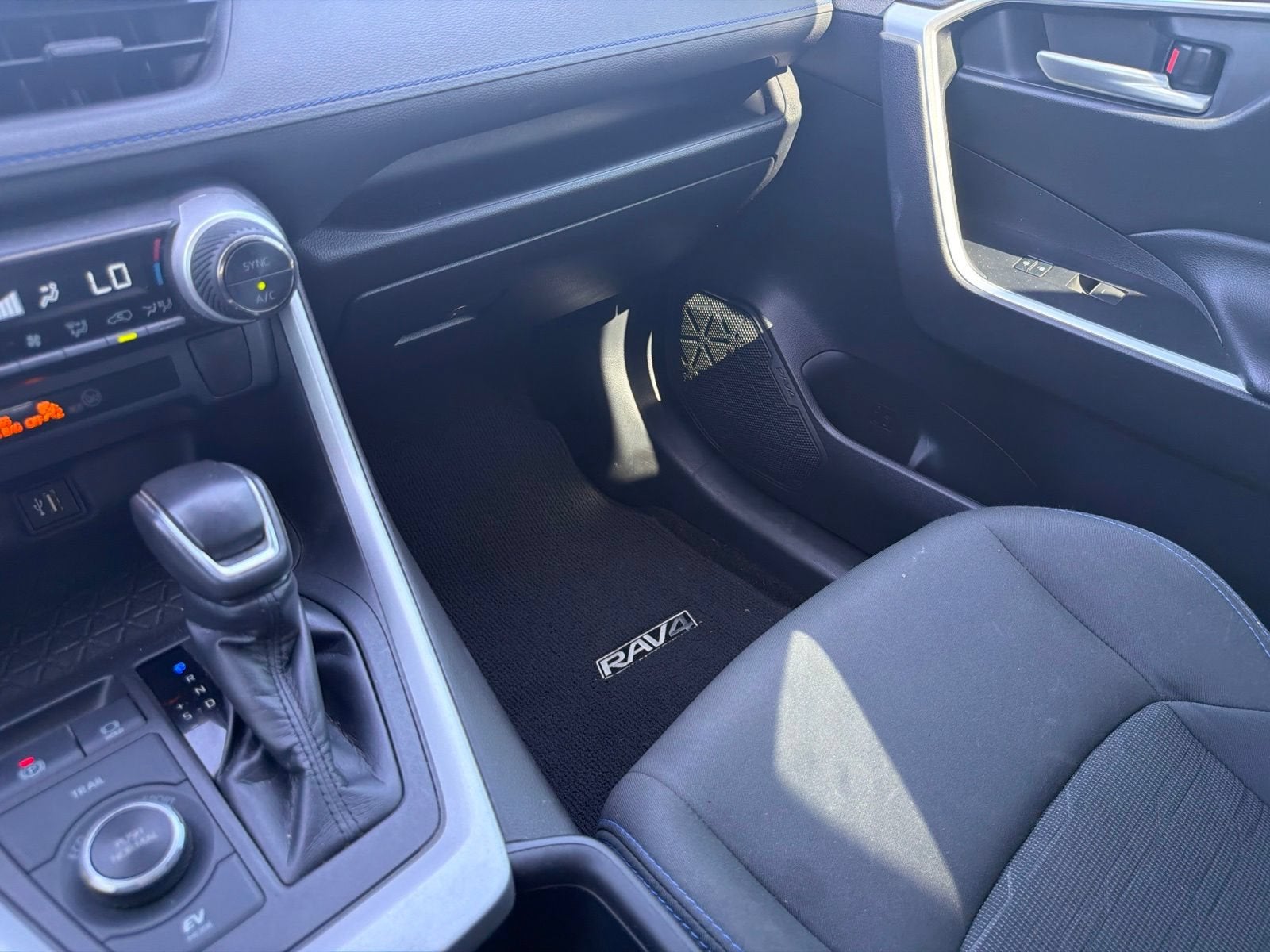 2023 Toyota RAV4 Hybrid SE