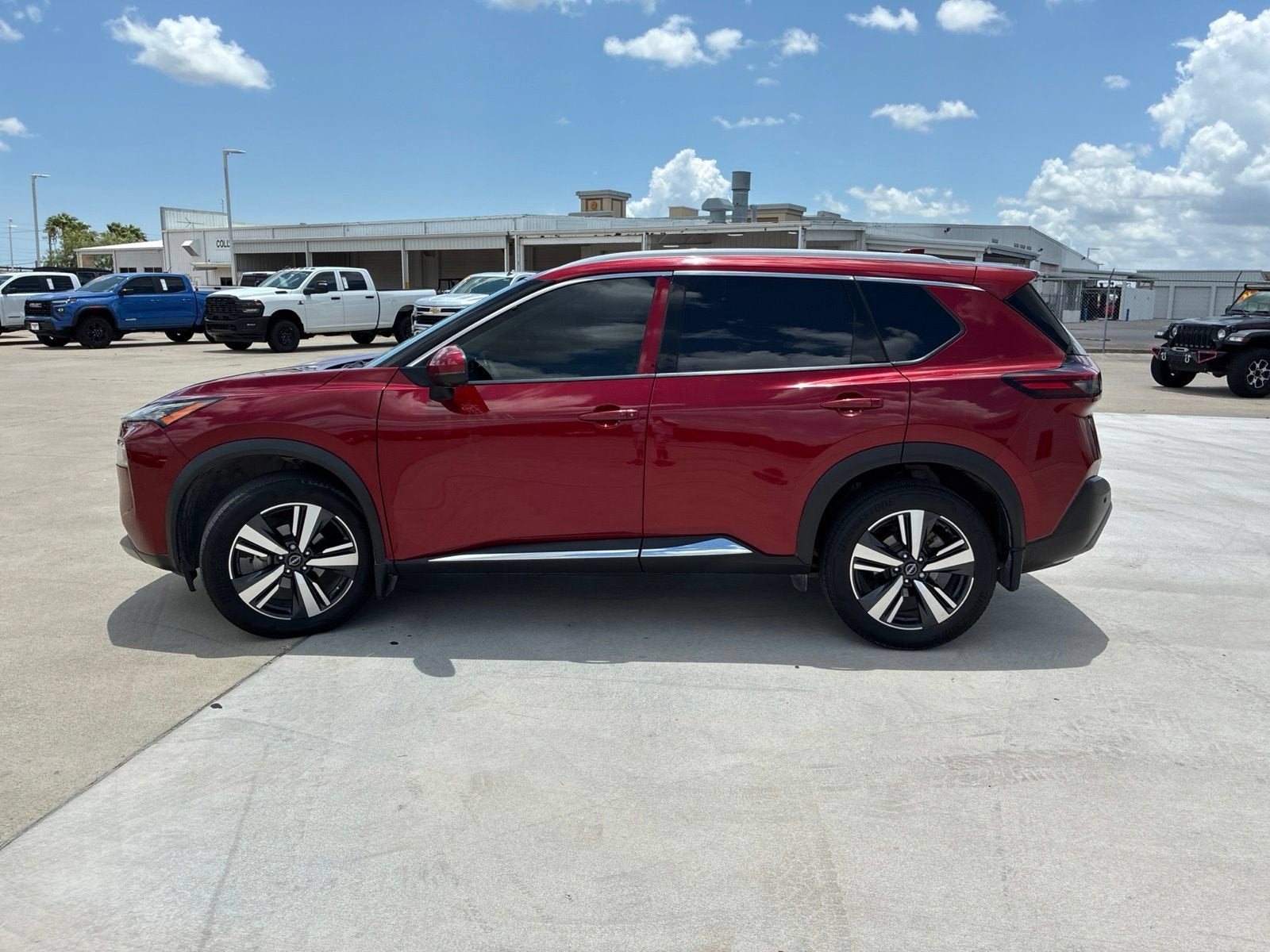 2023 Nissan Rogue SL