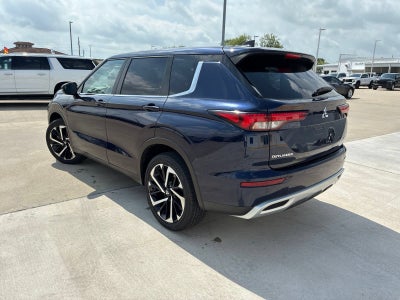 2023 Mitsubishi Outlander SE