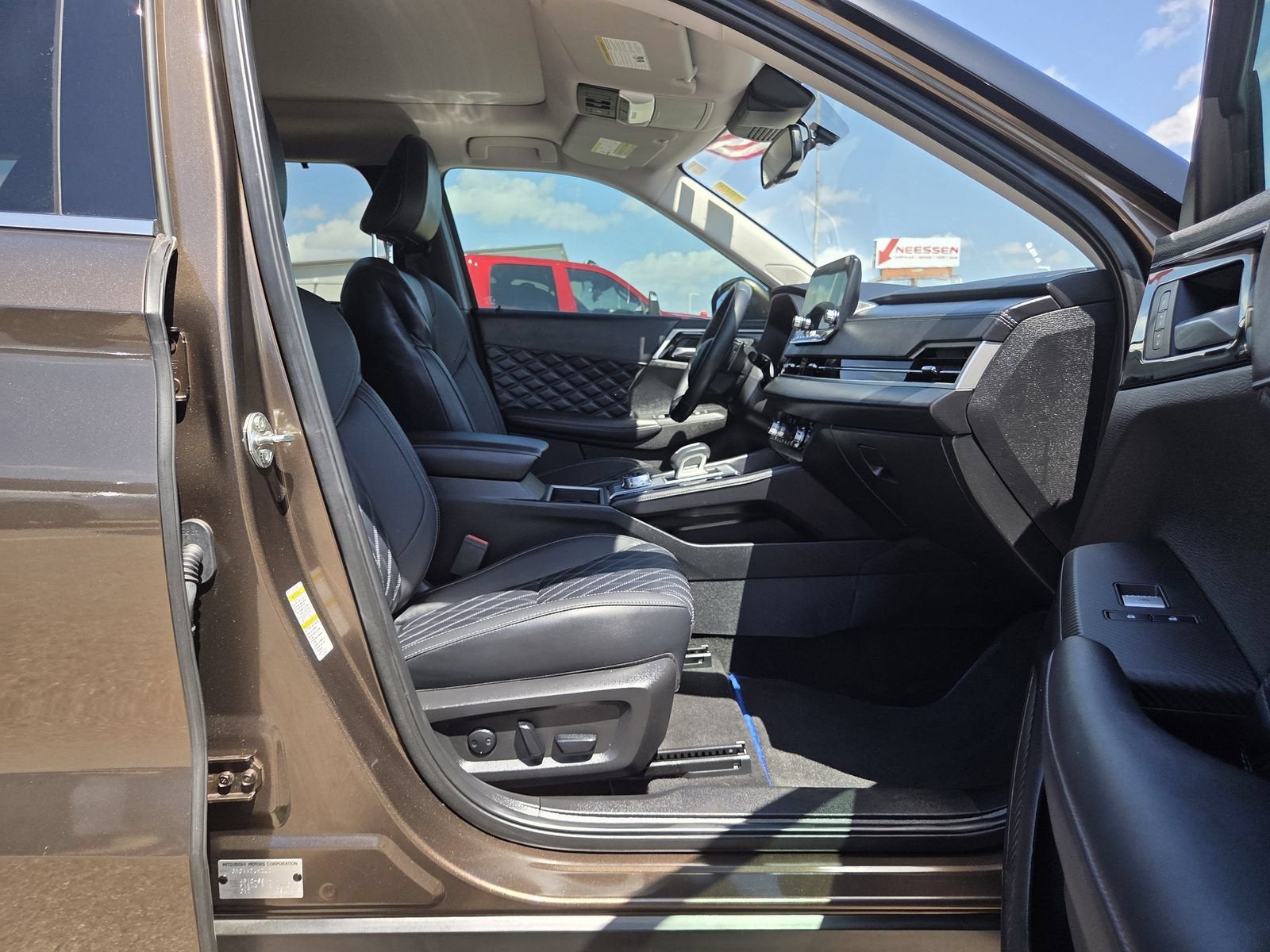 2024 Mitsubishi Outlander Plug-In Hybrid SEL