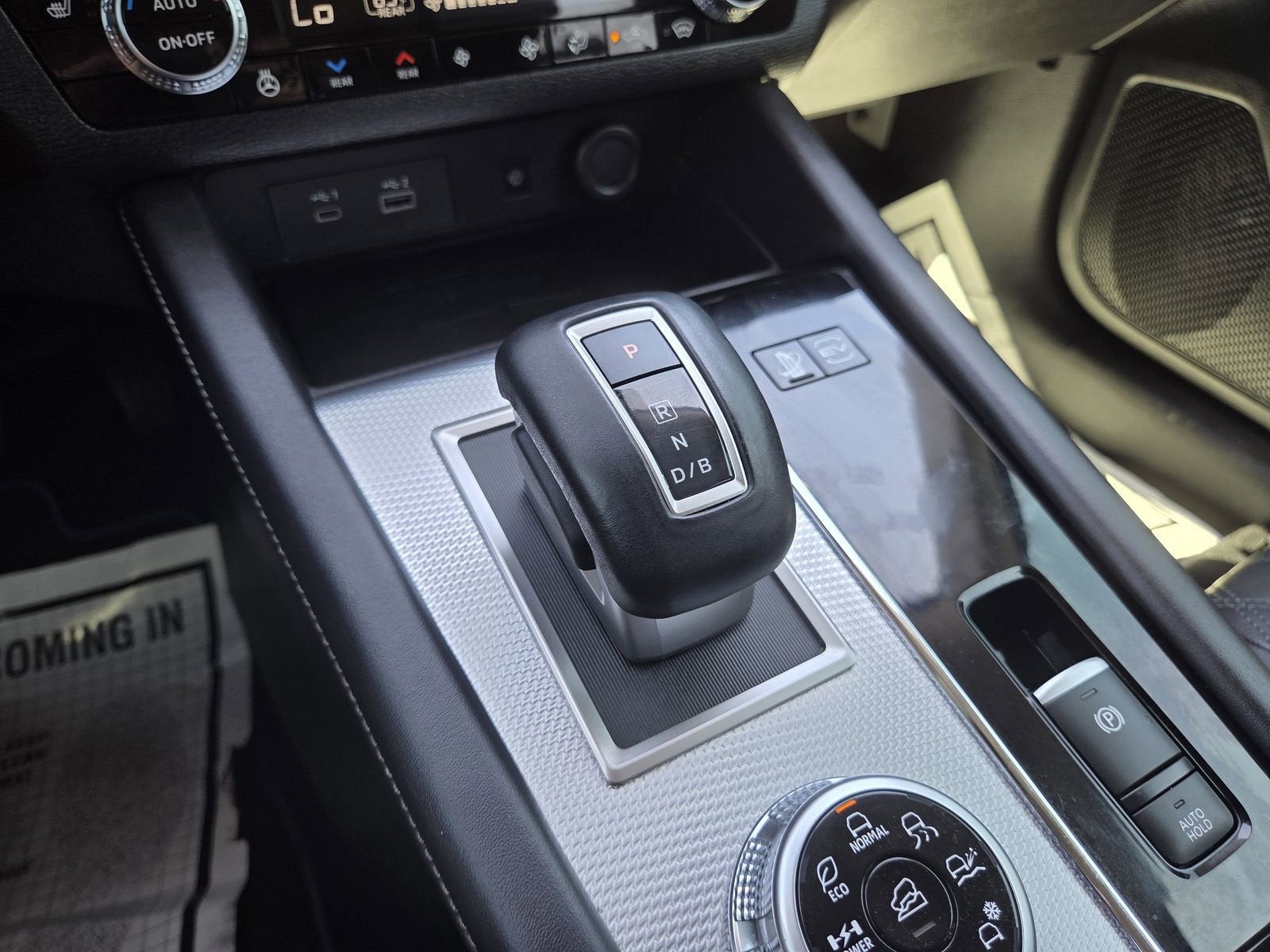 2024 Mitsubishi Outlander Plug-In Hybrid SEL