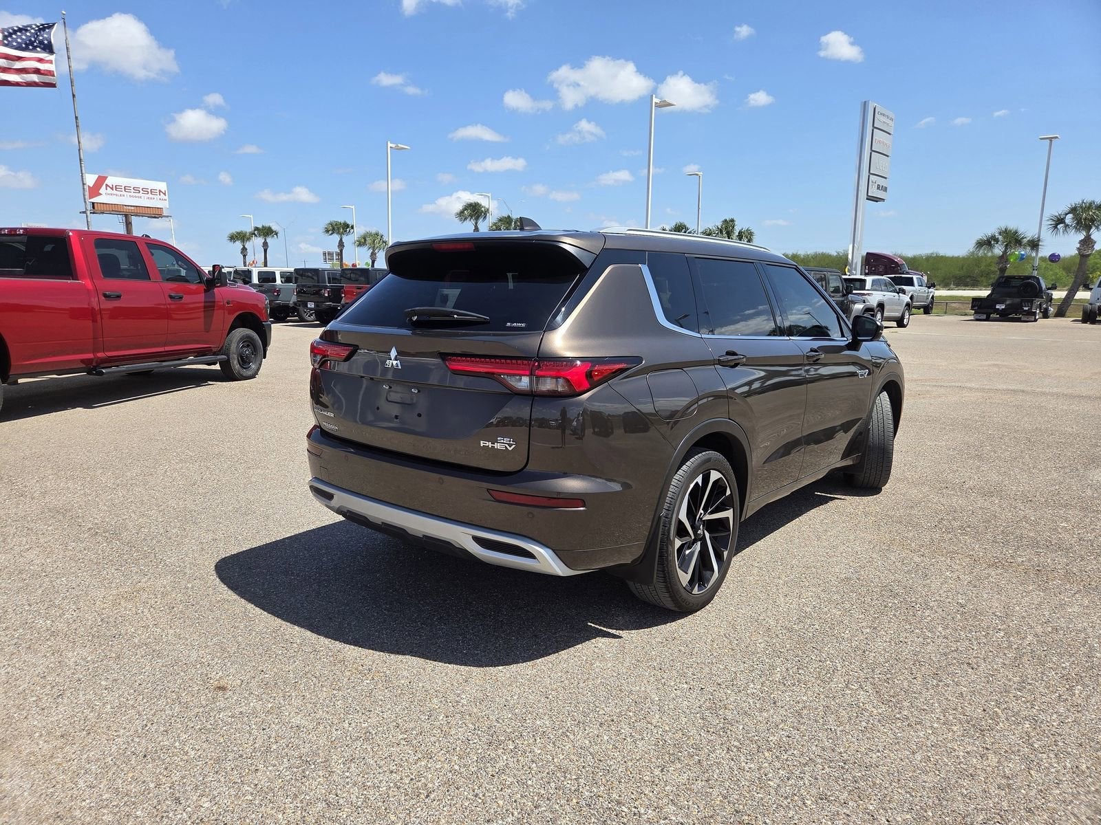 2024 Mitsubishi Outlander Plug-In Hybrid SEL