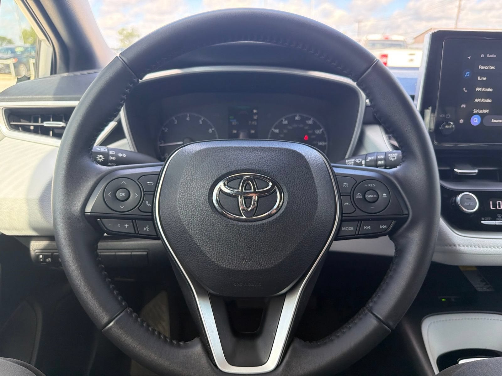 2026 Toyota Corolla Hatchback SE