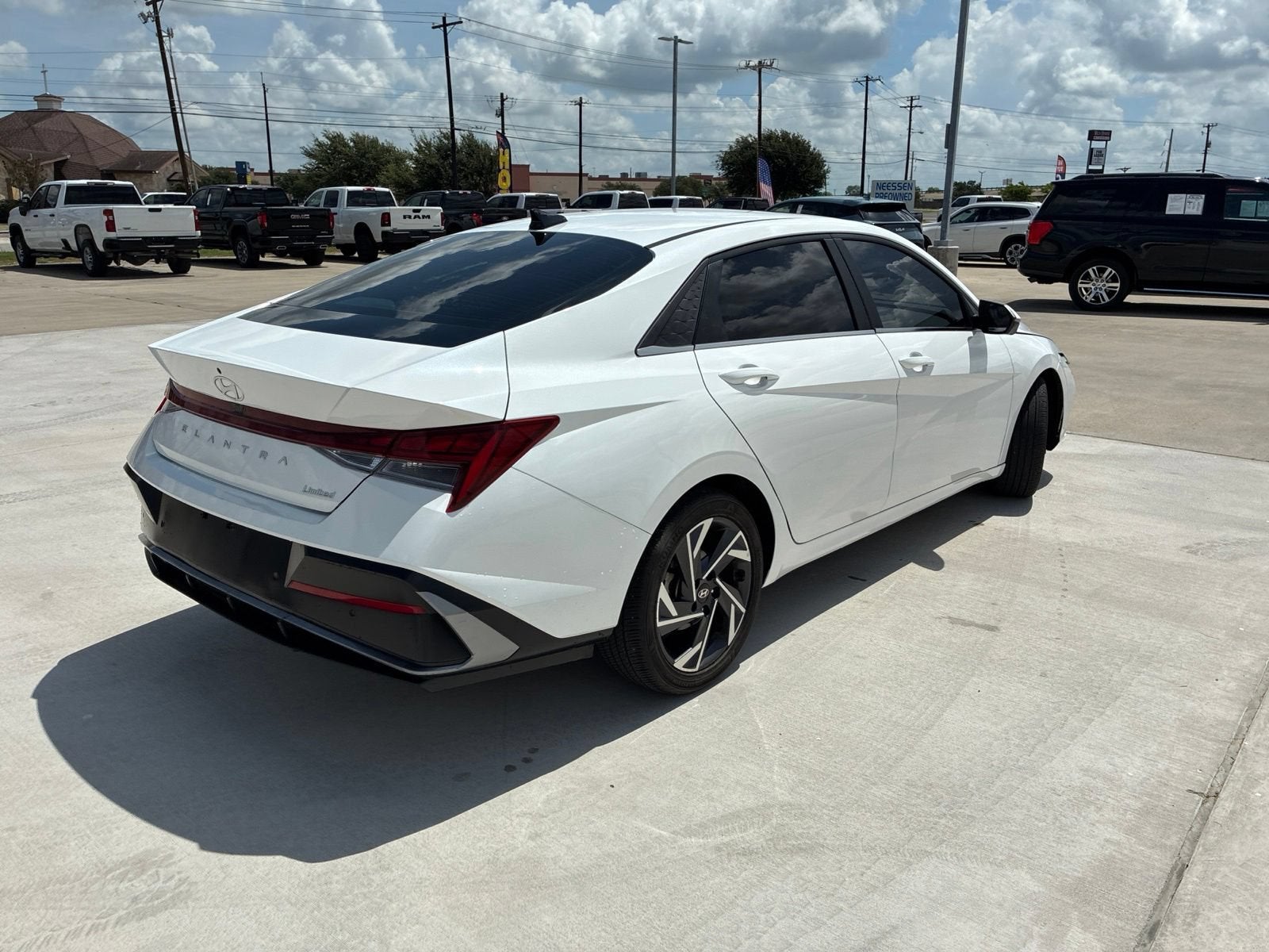 2024 Hyundai Elantra Limited