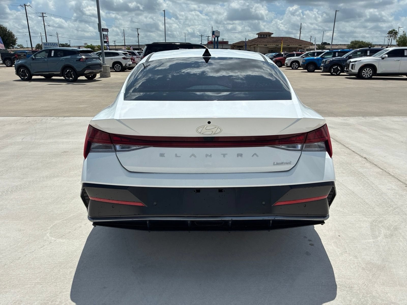 2024 Hyundai Elantra Limited