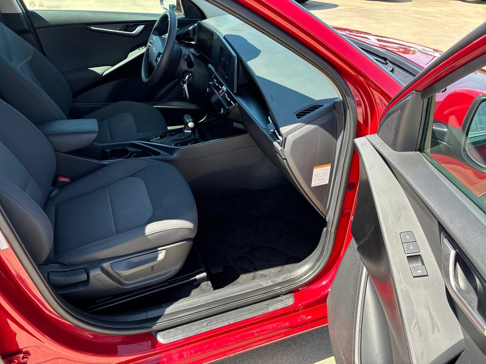2024 Kia Niro LX