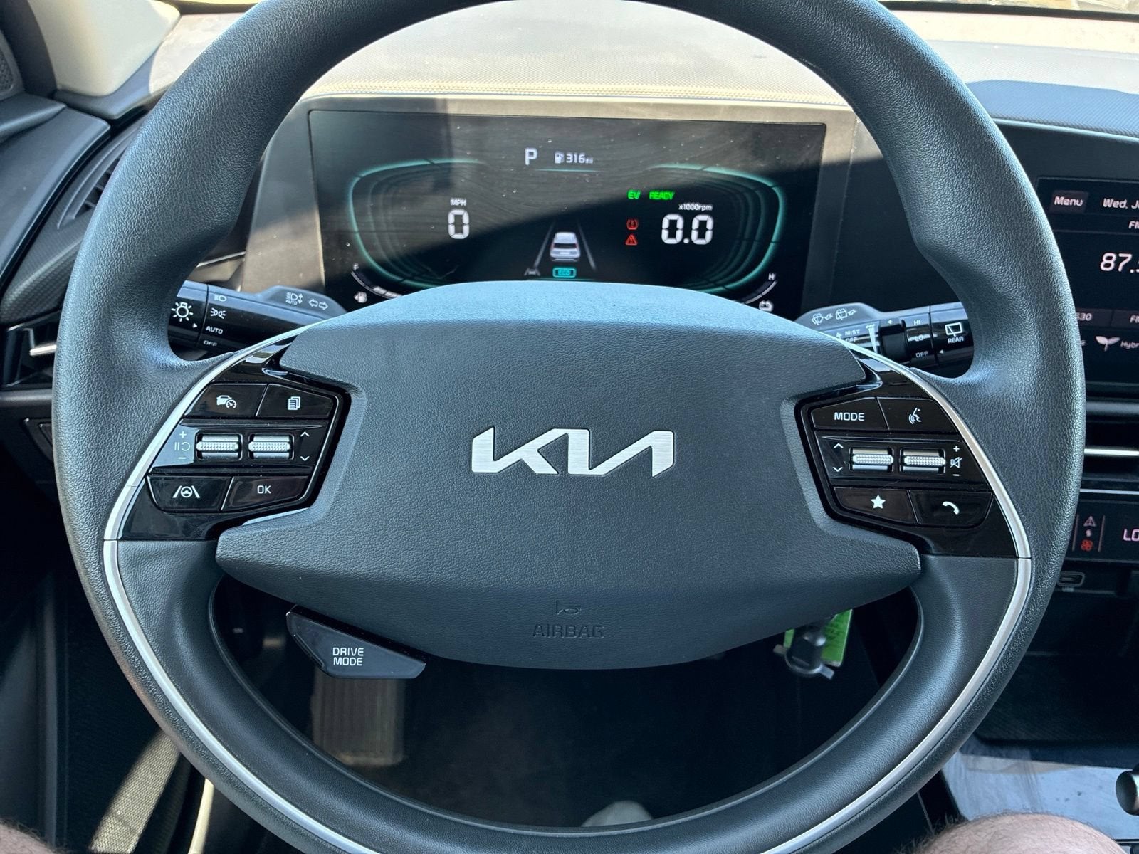2024 Kia Niro LX