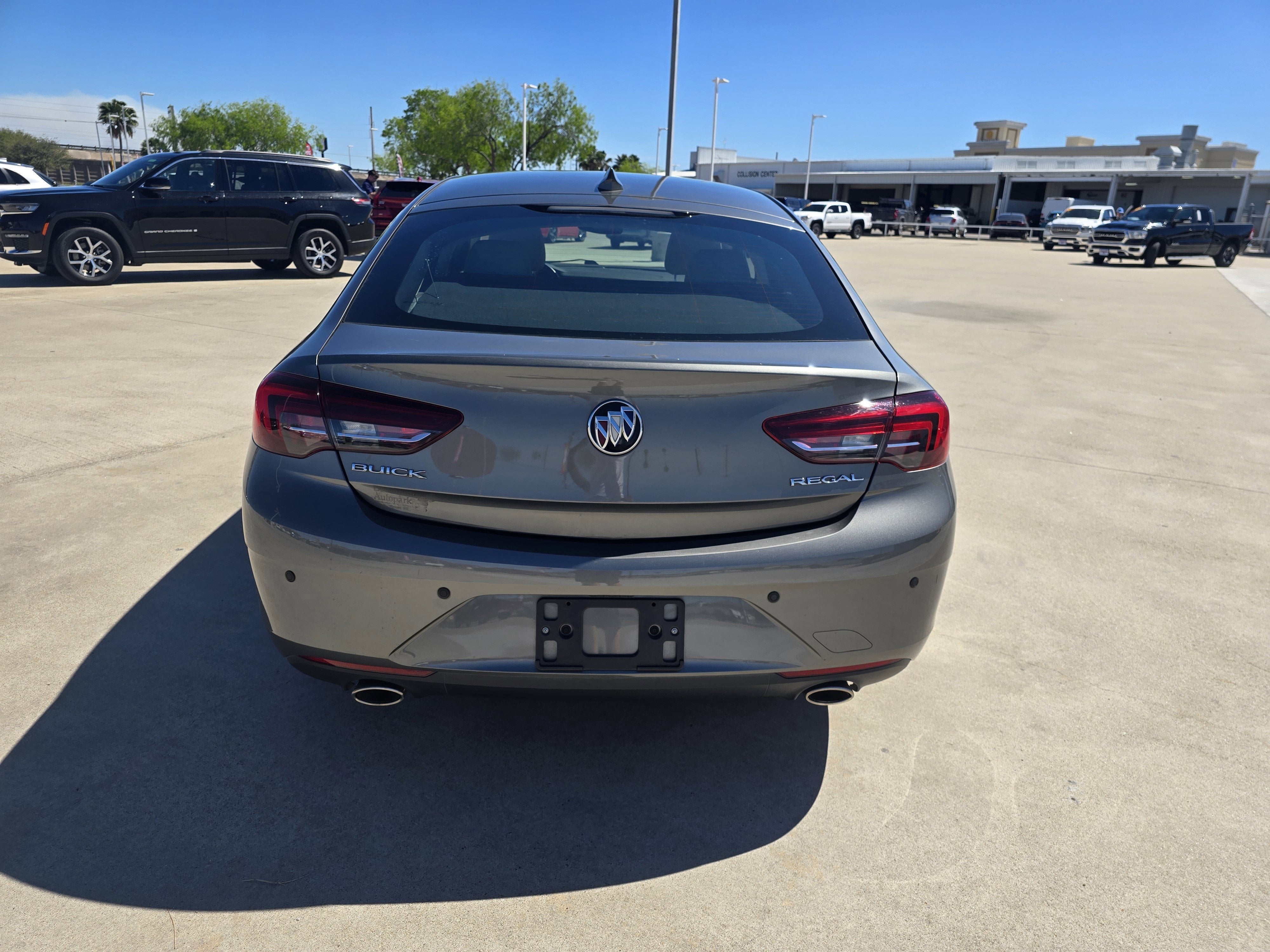 2018 Buick Regal Sportback Essence