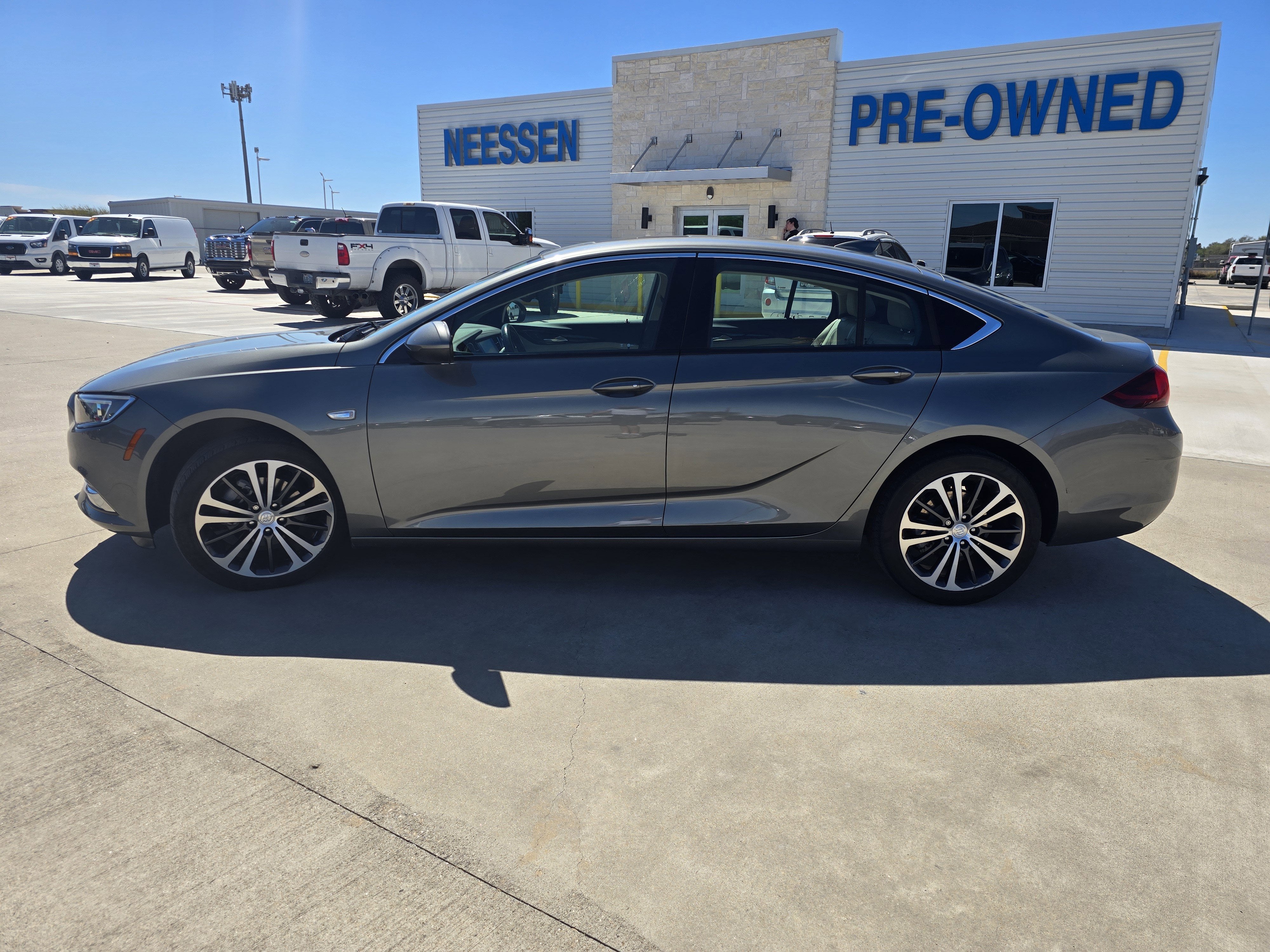 2018 Buick Regal Sportback Essence
