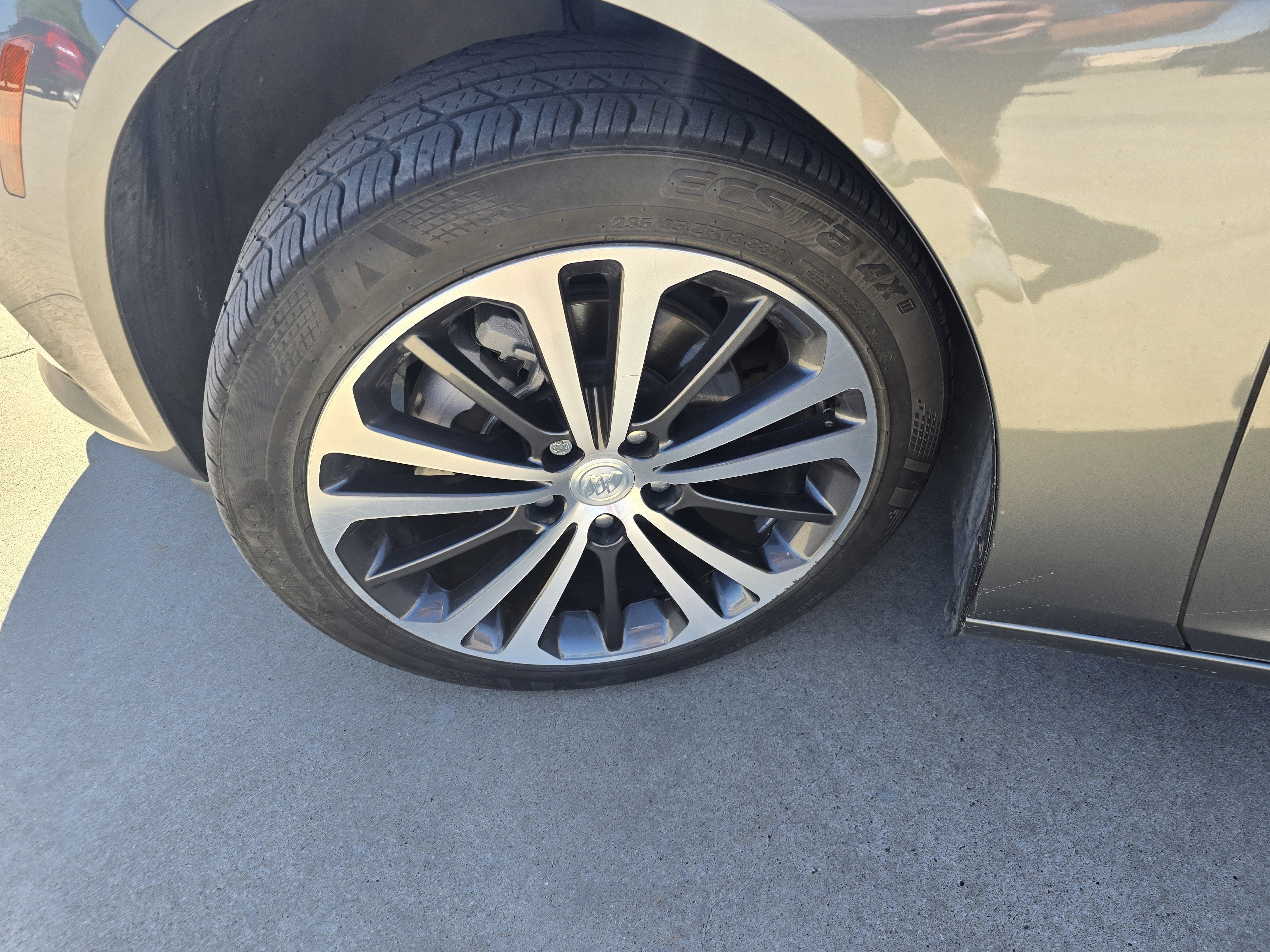 2018 Buick Regal Sportback Essence